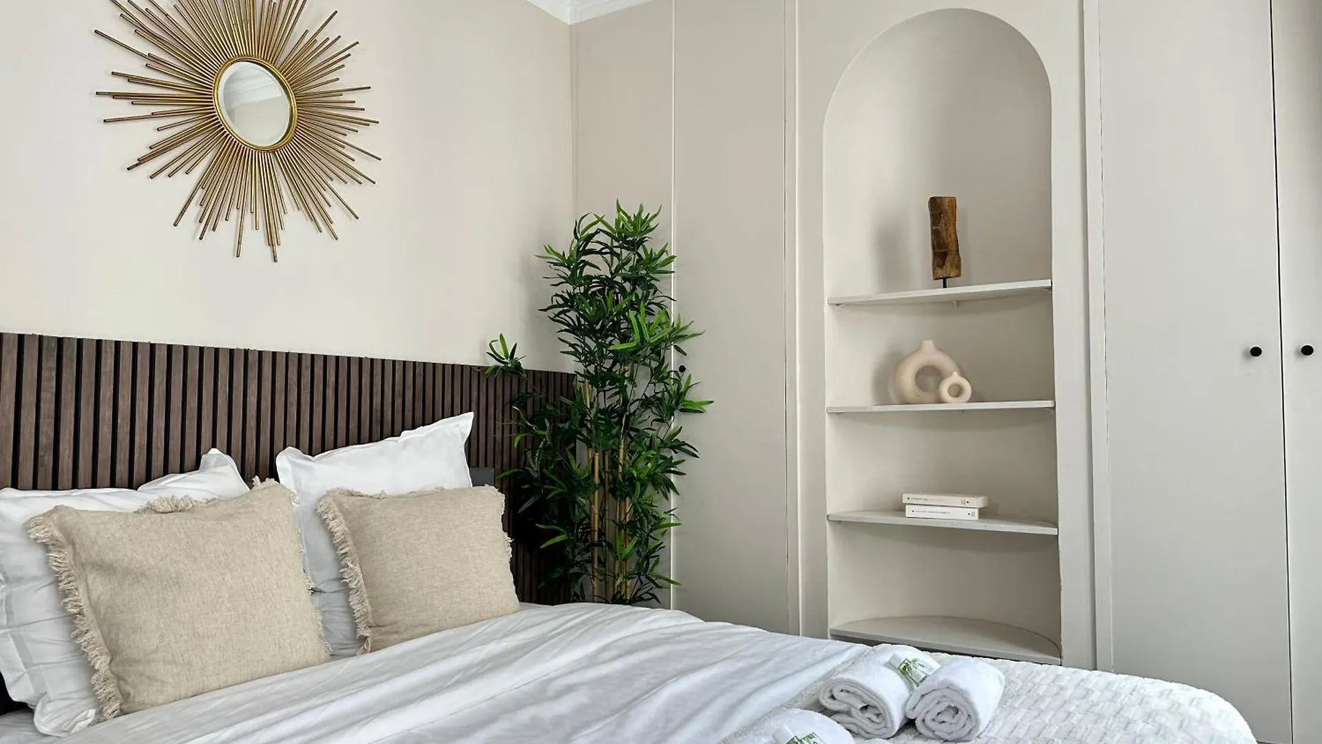 Charming With Eiffel Tower View Апартаменты