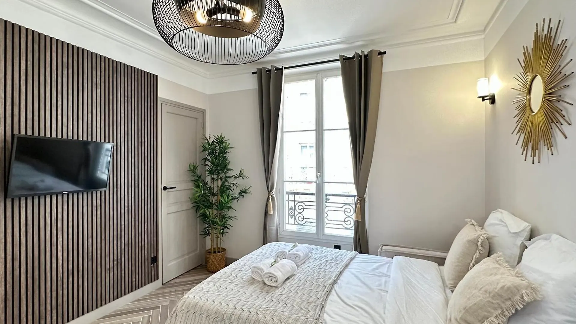 Charming With Eiffel Tower View Апартаменты