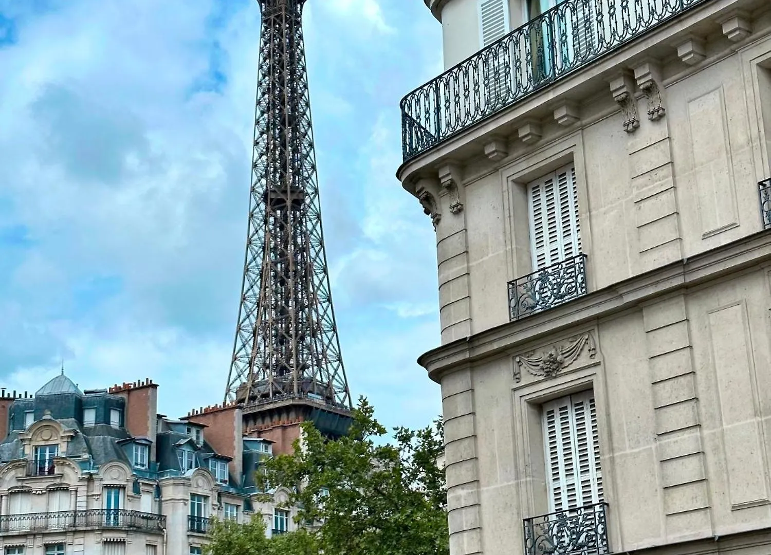Charming With Eiffel Tower View *
